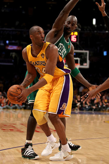 全队合围 全队合围